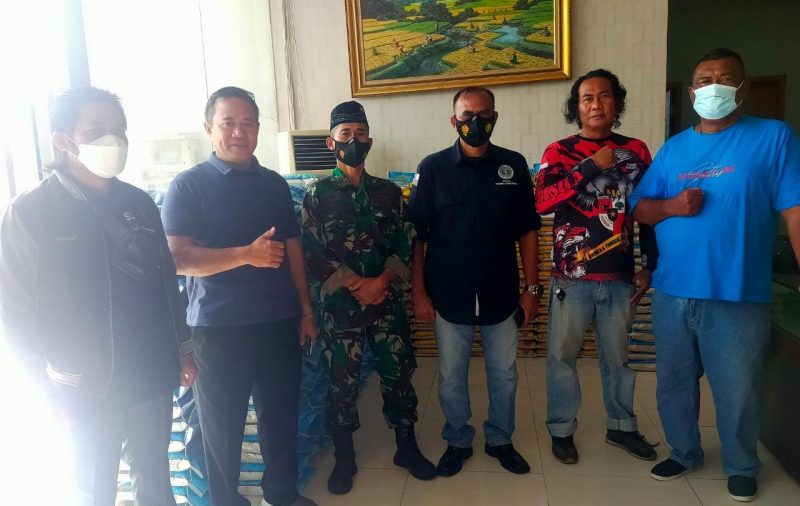 Grand Surya Balaraja dan Cisoka Salurkan 1200 Kantong Beras kepada Warga 2 Grand Surya Balaraja dan Cisoka Salurkan 1200 Kantong Beras kepada Warga | Pristiwa News | Pristiwa.com