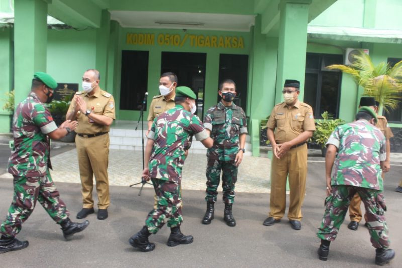 Bupati Tangerang Ahmed Zaki Iskandar Datangi Kodim 0510 Tigaraksa,Ucapkan selamat Idul Fitri 1443 H 2 Bupati Tangerang Ahmed Zaki Iskandar Datangi Kodim 0510 Tigaraksa,Ucapkan selamat Idul Fitri 1443 H | Pristiwa News | Pristiwa.com