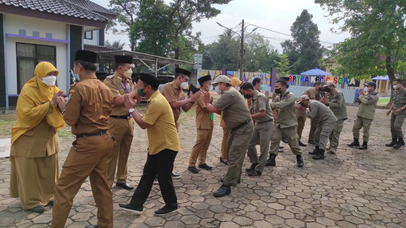 Camat Cisoka Pimpin Apel Pagi Pasca Idul Fitri di lapangan kantor Kecamatan Cisoka 2 Camat Cisoka Pimpin Apel Pagi Pasca Idul Fitri di lapangan kantor Kecamatan Cisoka | Pristiwa News | Pristiwa.com