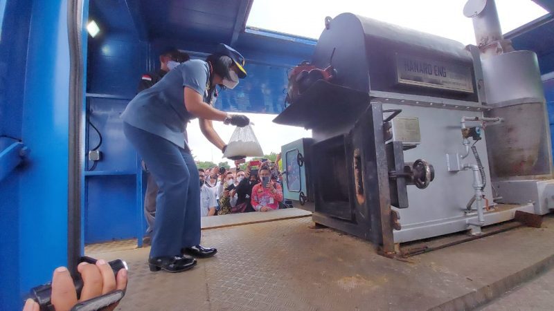 Barang Bukti Sabu 1.196 Kilo Dimusnahkan, Kapolda Jabar Ajak Masyarakat Wujudkan Zero narkoba, 1 Barang Bukti Sabu 1.196 Kilo Dimusnahkan, Kapolda Jabar Ajak Masyarakat Wujudkan Zero narkoba, | Pristiwa News | Pristiwa.com
