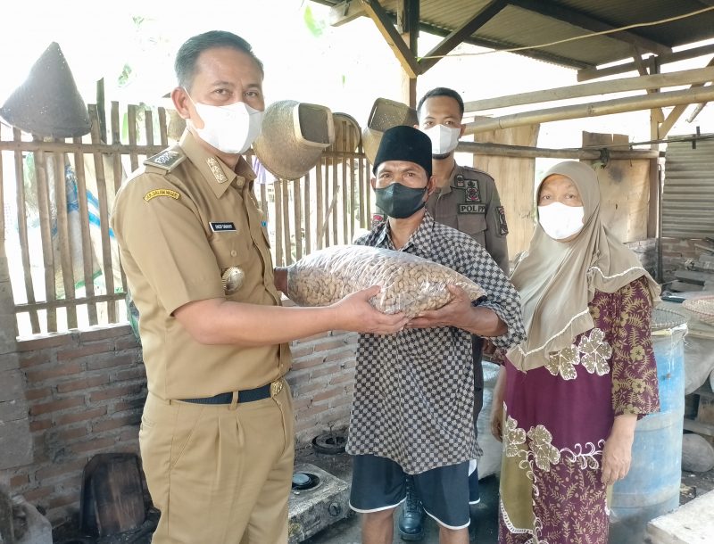 Jika Kalian Ke Cisoka Jangan Lupa Ya Mampir Ketempat Olahan Kacang Mang Baning 2 Jika Kalian Ke Cisoka Jangan Lupa Ya Mampir Ketempat Olahan Kacang Mang Baning | Pristiwa News | Pristiwa.com