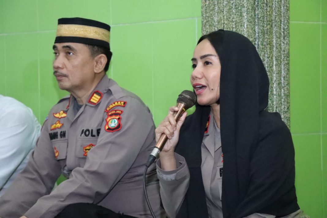 Jinsiy foto masturbatsiya Ayollar oyoqlari fetish porno